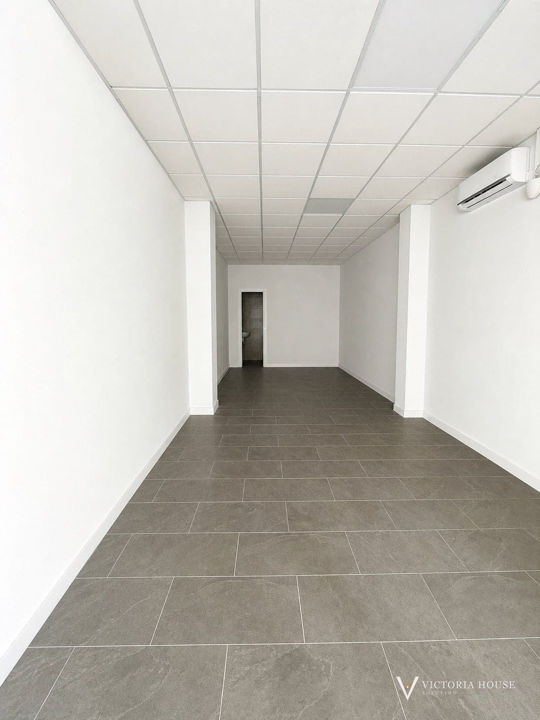 Local a pie de calle para vivienda en planta baja u oficina, antes de la reforma
